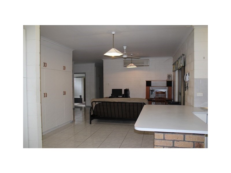 4 Alma Street, Halifax QLD 4850