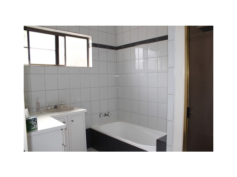 4 Alma Street, Halifax QLD 4850