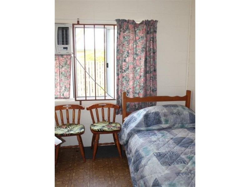 2/136 Patterson Parade, Lucinda QLD 4850