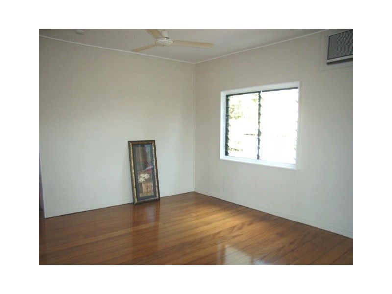 5 Shaws Avenue, Halifax QLD 4850