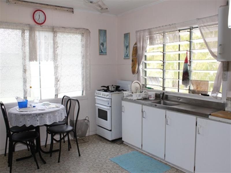 7 Dolphin Crescent, Taylors Beach QLD 4850