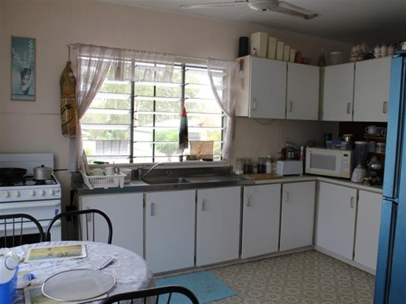 7 Dolphin Crescent, Taylors Beach QLD 4850