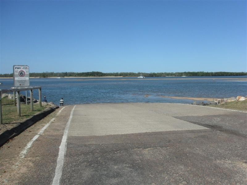 7 Dolphin Crescent, Taylors Beach QLD 4850