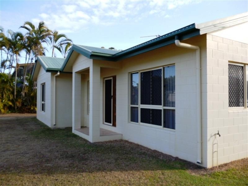 11 Trevally Street, Taylors Beach QLD 4850