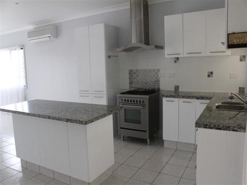 17 Mona Road, Halifax QLD 4850