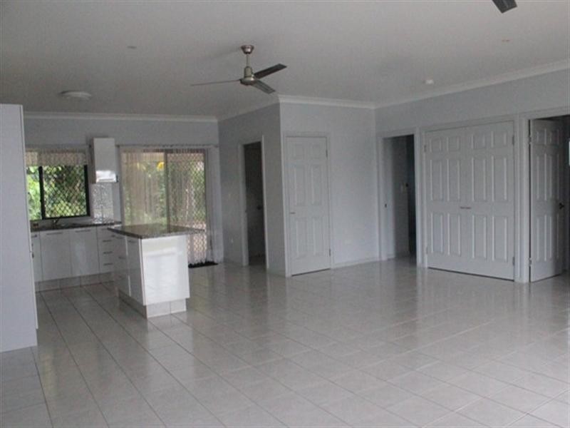 17 Mona Road, Halifax QLD 4850