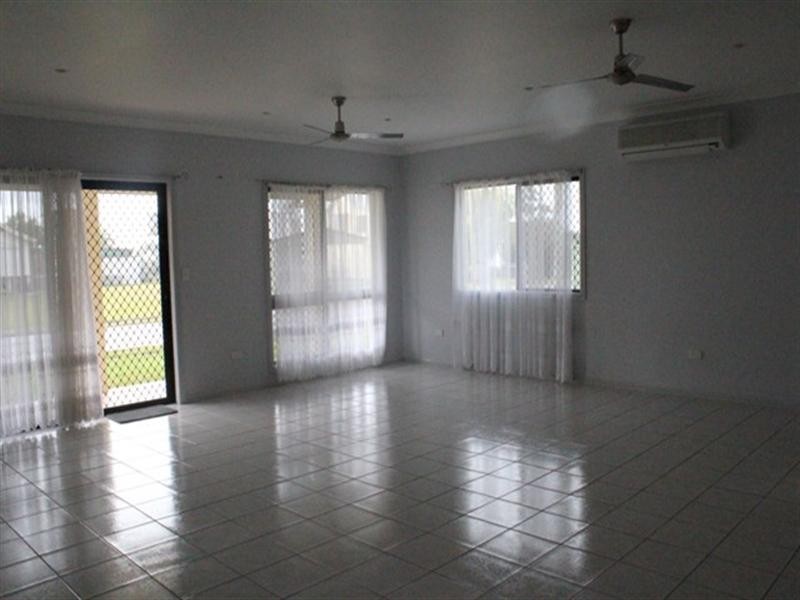 17 Mona Road, Halifax QLD 4850