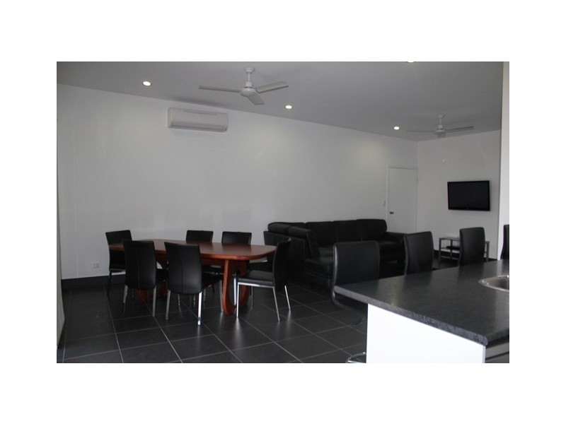 80 Musgrave Street, Halifax QLD 4850