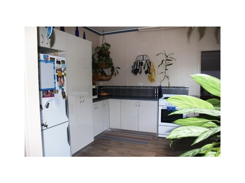 7 Shaws Avenue, Halifax QLD 4850