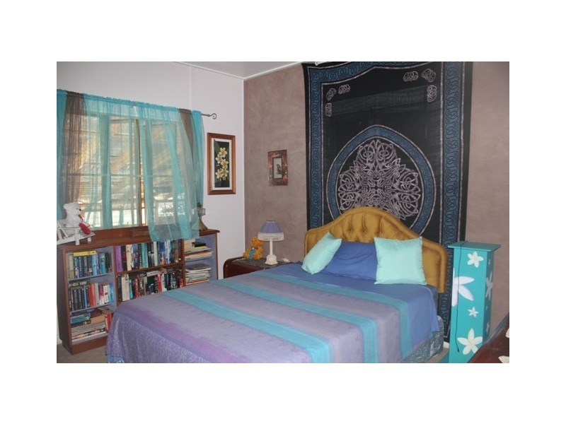 7 Shaws Avenue, Halifax QLD 4850