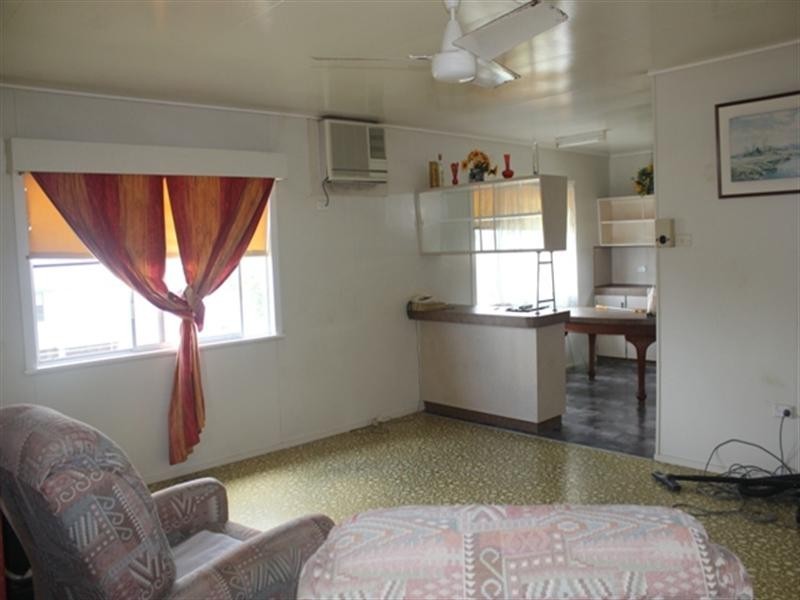 33 – 35 Scott Street, Halifax QLD 4850