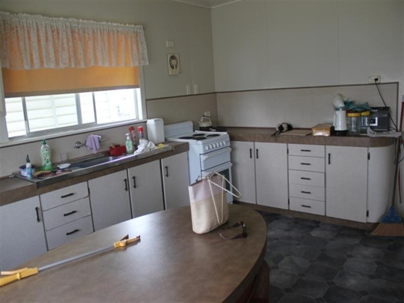 33 – 35 Scott Street, Halifax QLD 4850