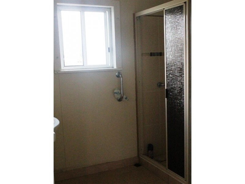 33 – 35 Scott Street, Halifax QLD 4850