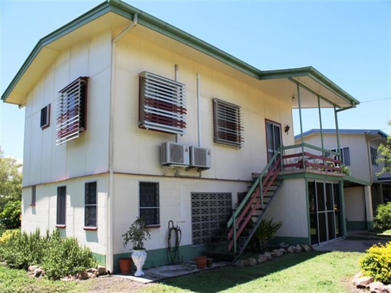 10 Salmon Street, Taylors Beach QLD 4850