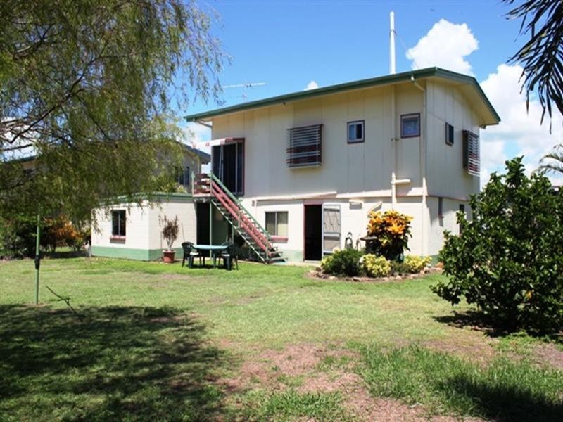 10 Salmon Street, Taylors Beach QLD 4850