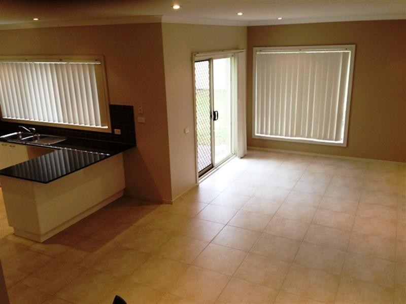 226 Carmichael Drive, West Hoxton NSW 2171