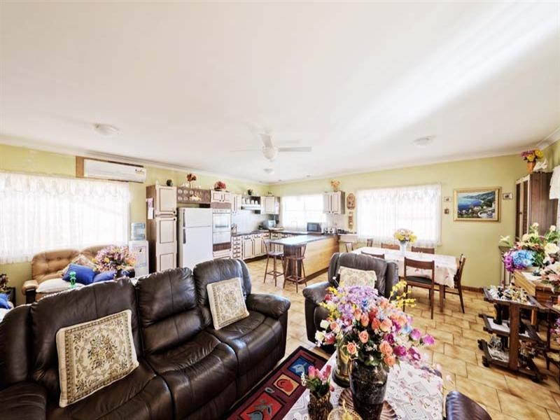 30 Castlereagh Street, Bossley Park NSW 2176