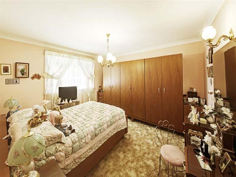 30 Castlereagh Street, Bossley Park NSW 2176