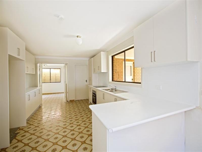 15 Berry Street, Prairiewood NSW 2176