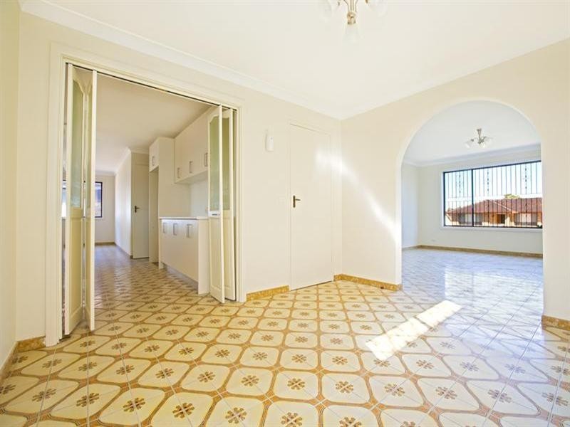 15 Berry Street, Prairiewood NSW 2176