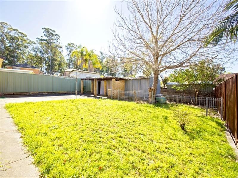 15 Berry Street, Prairiewood NSW 2176