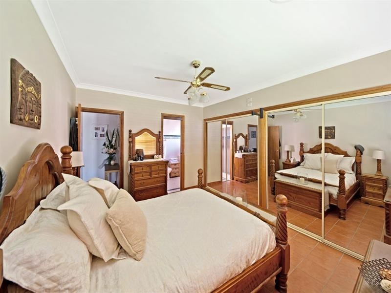 52 Currawong Street, Green Valley NSW 2168