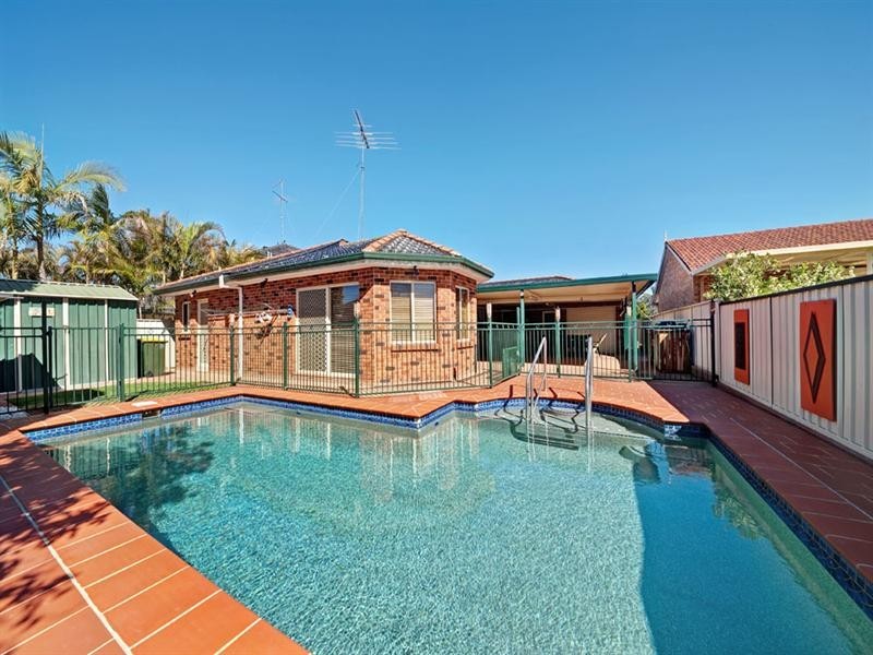 52 Currawong Street, Green Valley NSW 2168