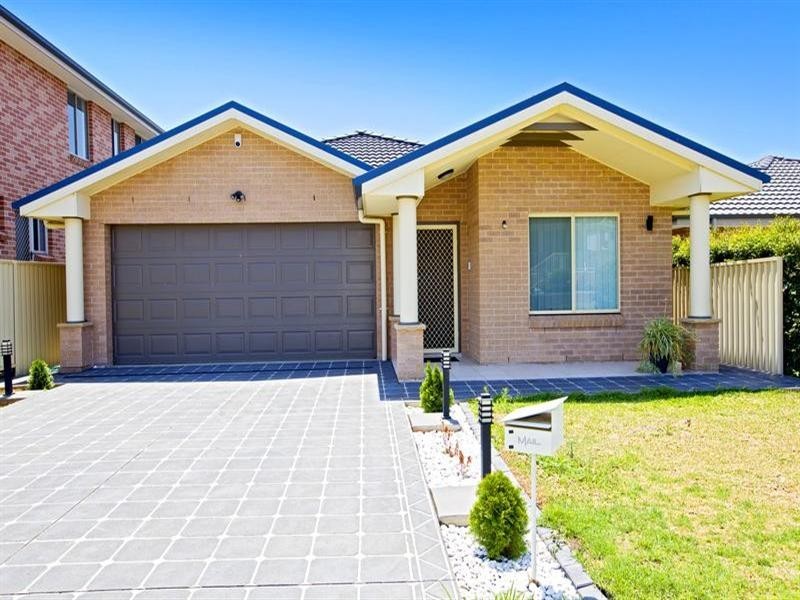 8 Brearley Avenue, Middleton Grange NSW 2171