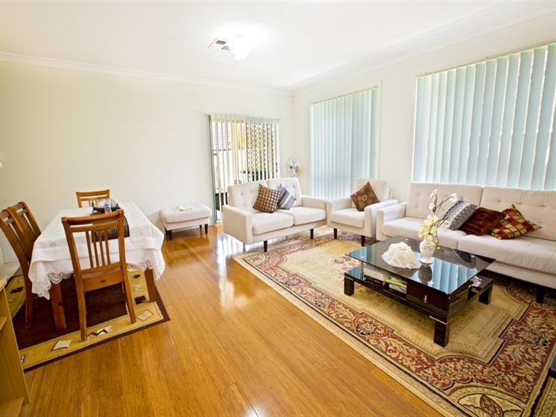 8 Brearley Avenue, Middleton Grange NSW 2171