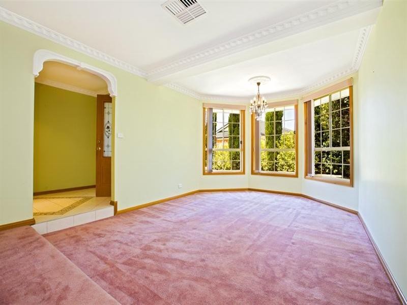 5 Harris Place, West Hoxton NSW 2171