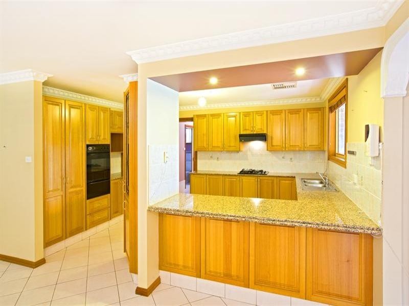 5 Harris Place, West Hoxton NSW 2171