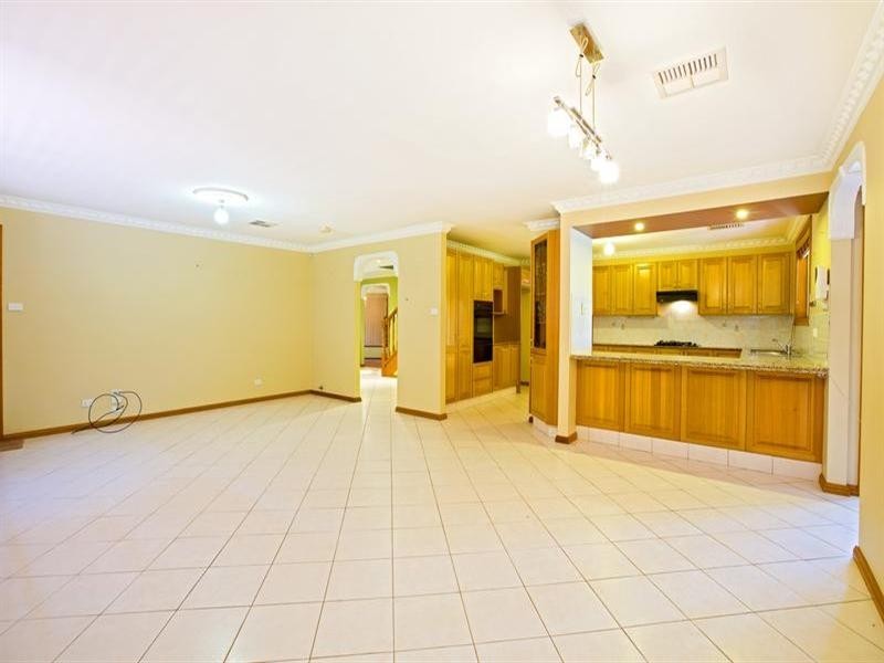 5 Harris Place, West Hoxton NSW 2171