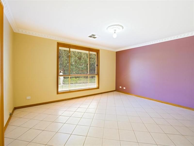 5 Harris Place, West Hoxton NSW 2171