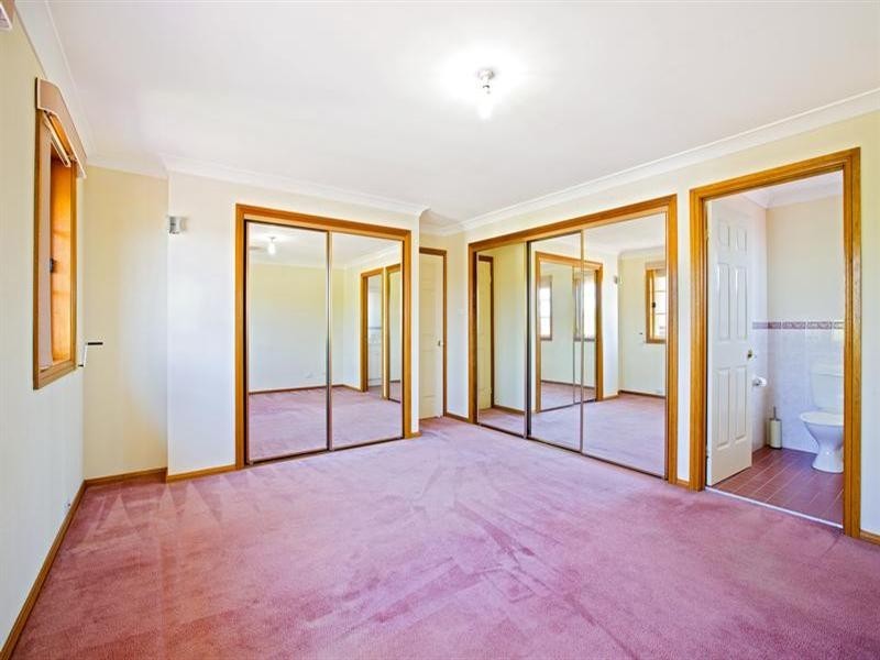 5 Harris Place, West Hoxton NSW 2171