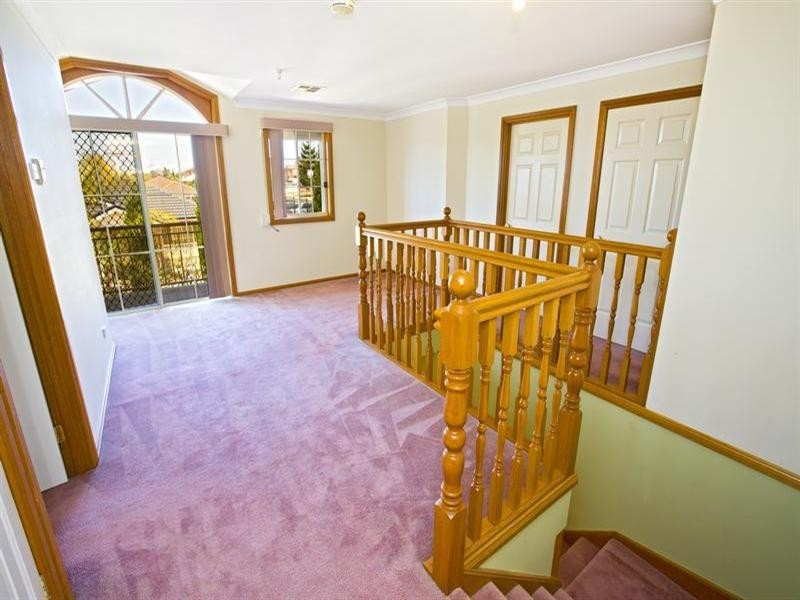 5 Harris Place, West Hoxton NSW 2171