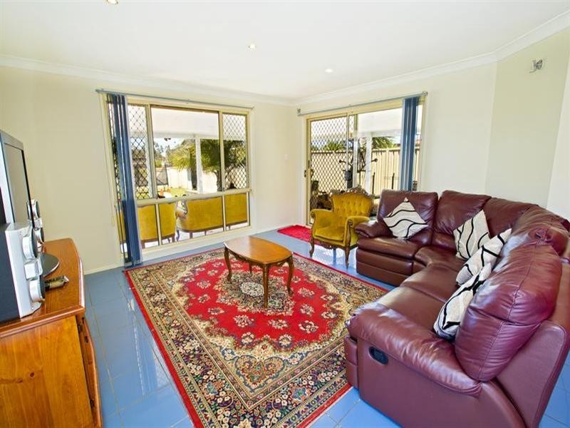 221 Whitford Road, Green Valley NSW 2168