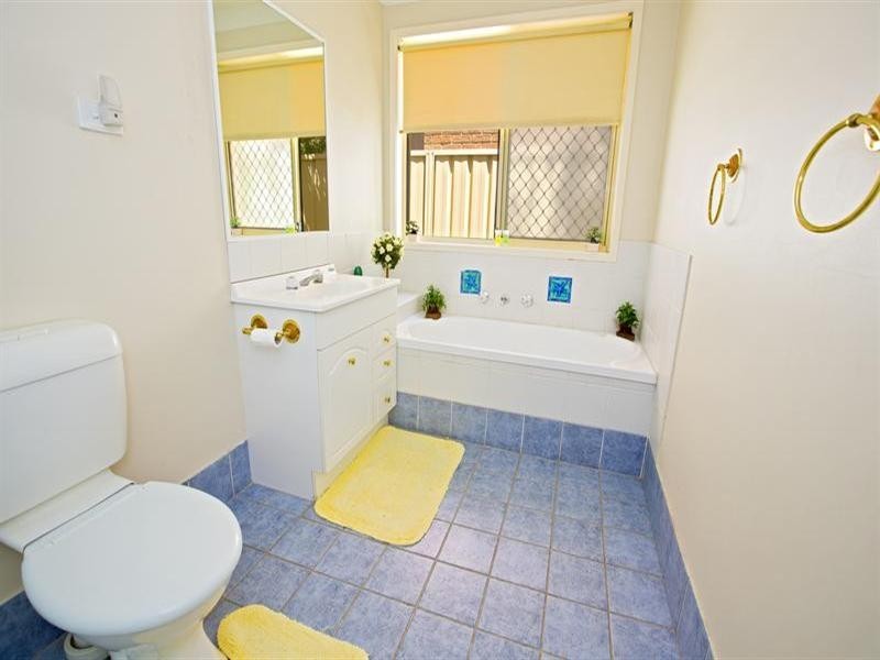 221 Whitford Road, Green Valley NSW 2168