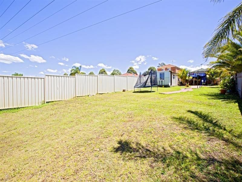 221 Whitford Road, Green Valley NSW 2168