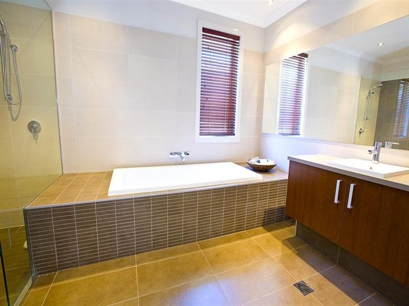 29 Broadbent Avenue, Middleton Grange NSW 2171