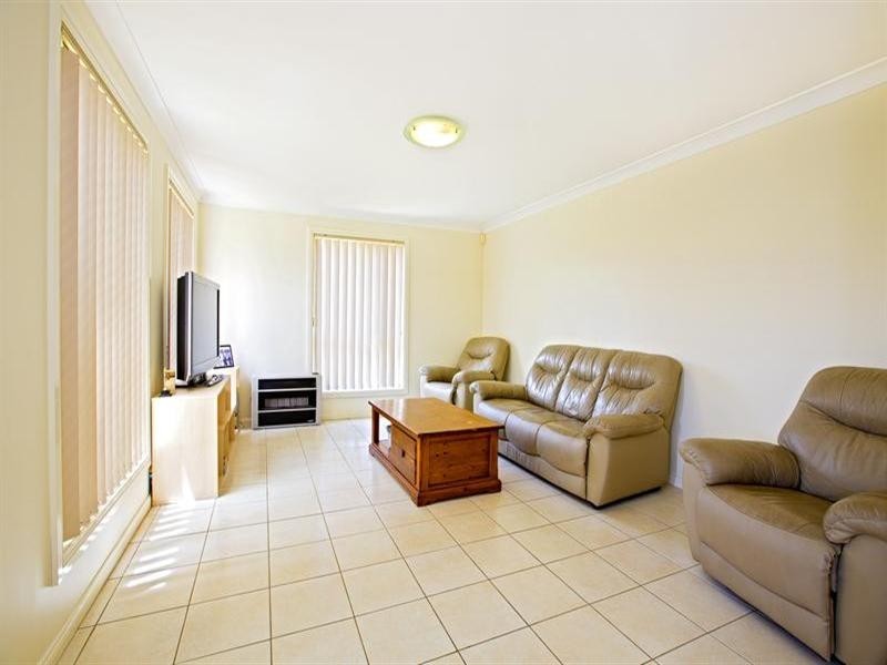 80 Greenway Drive, West Hoxton NSW 2171