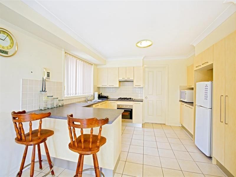 80 Greenway Drive, West Hoxton NSW 2171