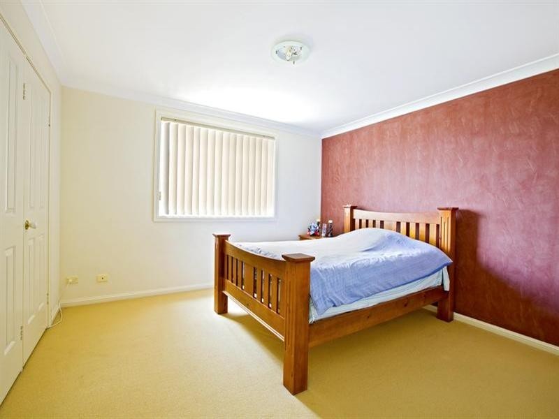 80 Greenway Drive, West Hoxton NSW 2171