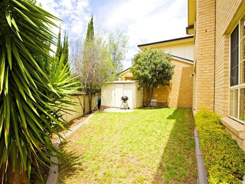 80 Greenway Drive, West Hoxton NSW 2171