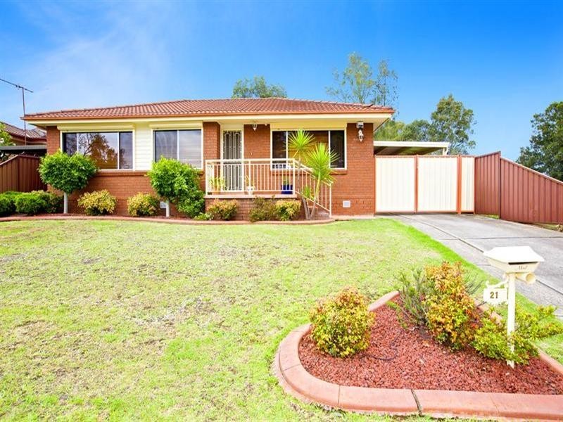 21 Glenfern Crescent, Bossley Park NSW 2176