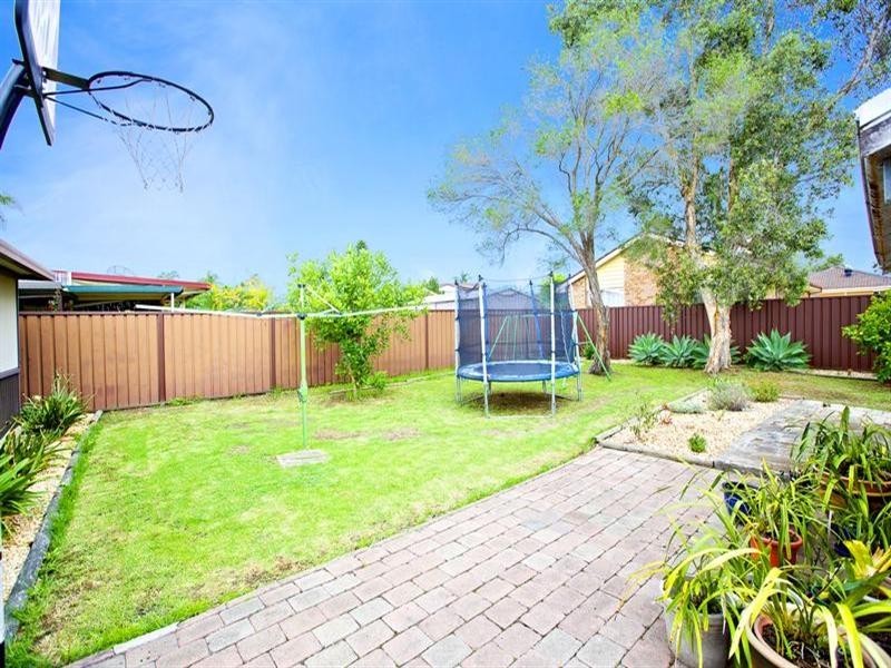 21 Glenfern Crescent, Bossley Park NSW 2176