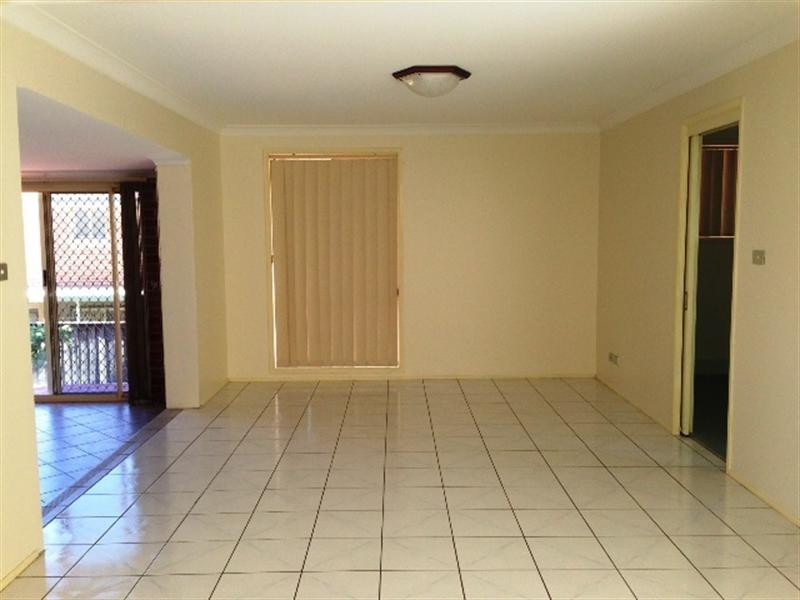 156 Carmichael Drive, West Hoxton NSW 2171