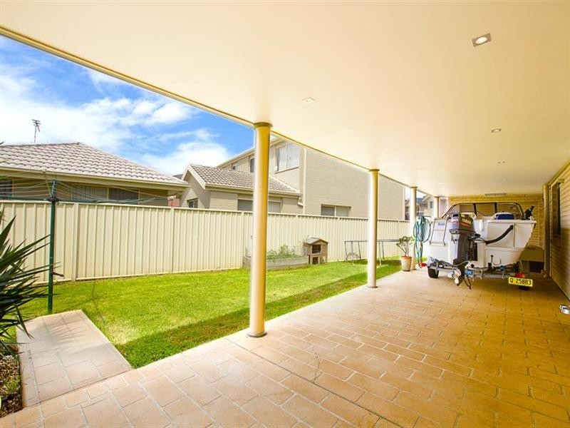 16 Bellerive Close, West Hoxton NSW 2171