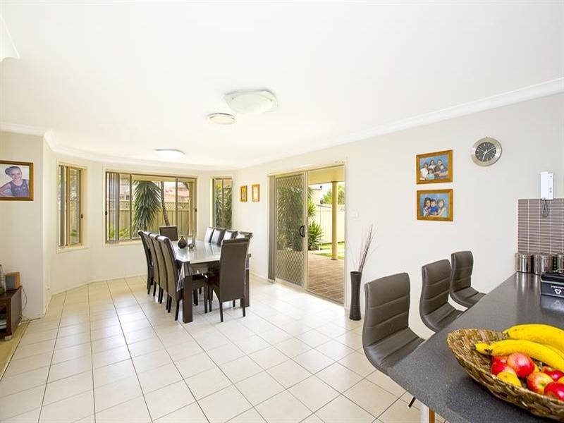 16 Bellerive Close, West Hoxton NSW 2171