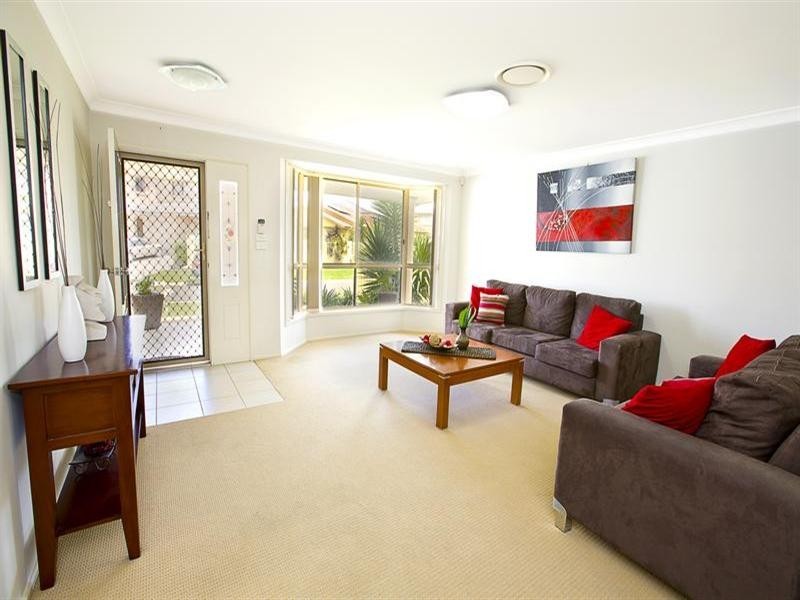 16 Bellerive Close, West Hoxton NSW 2171