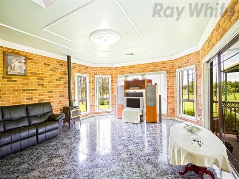 6 Thomas Laycock Place, Bringelly NSW 2556